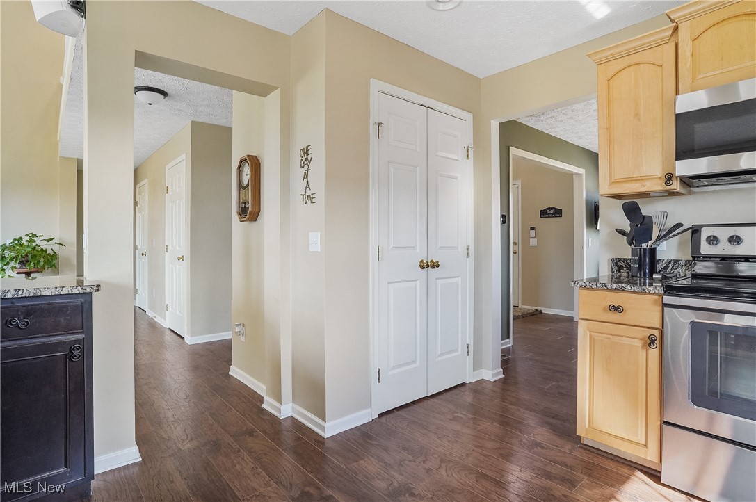 948 Alder Run Way, Akron, Ohio image 22