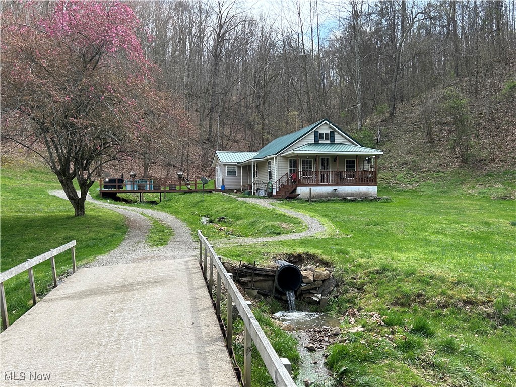 1810 Grannies Creek Crk, Newton, West Virginia image 1