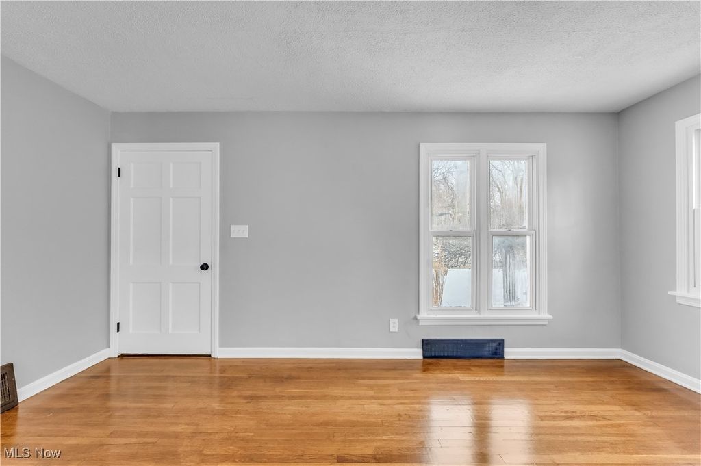 Photo of 650 E 250th Street, Euclid, OH 44132 (MLS # 5184574)