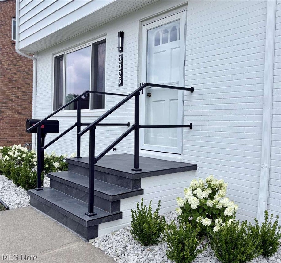 3326 Marioncliff Drive