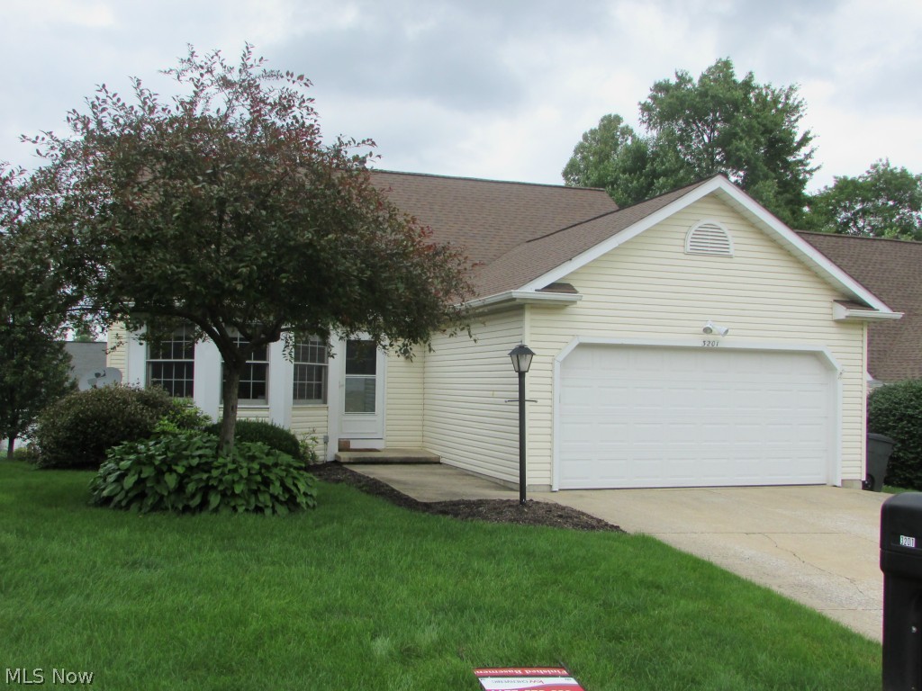 An exceptional Free Standing condo with a finished walk out basement. The master suite is on the first floor, with the remaining bedrooms in the lower level. There is a full bath and family room in the lower level as well. The large eat in kitchen has been updated. The 18x18 living room has vaulted ceilings, and opens to a huge deck overseeing the patio and woods. An attached 2 car garage, first floor laundry, additional storage, and much more. Possible Lease Purchase or Assumable Mortgage.