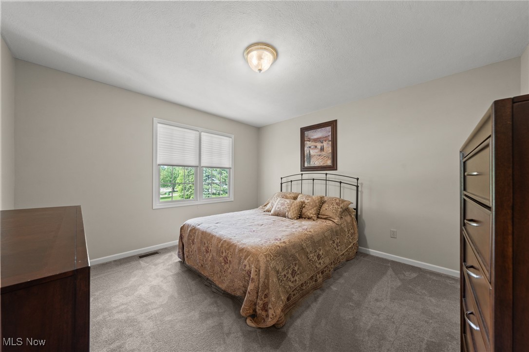 4803 Heights Drive, Stow, Ohio image 32