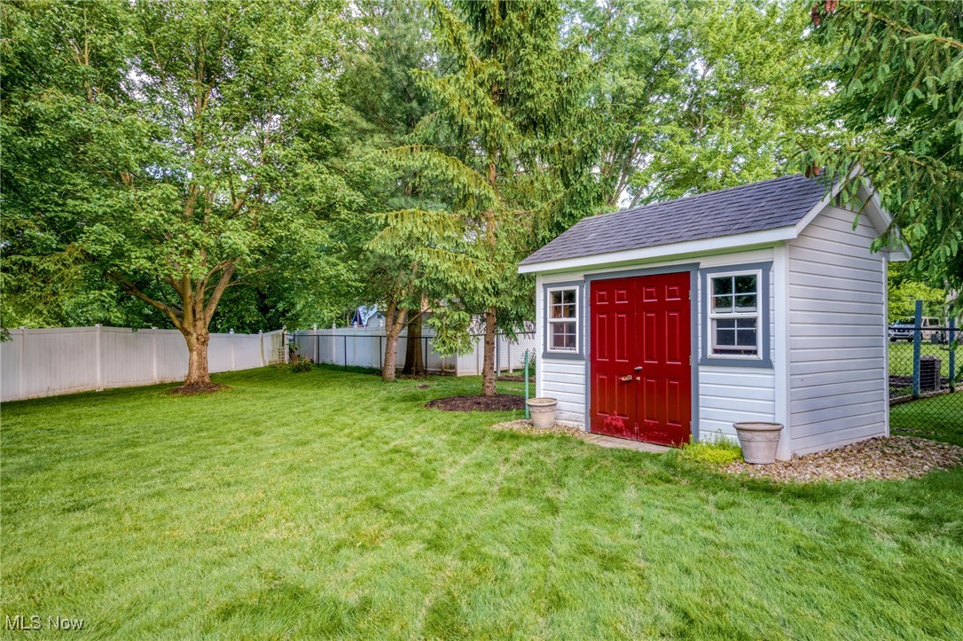 4803 Heights Drive, Stow, Ohio image 44