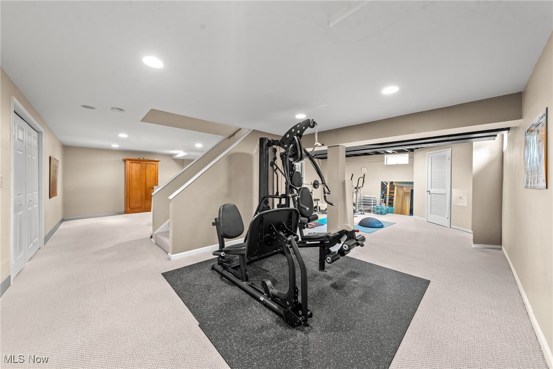 4803 Heights Drive, Stow, Ohio image 38