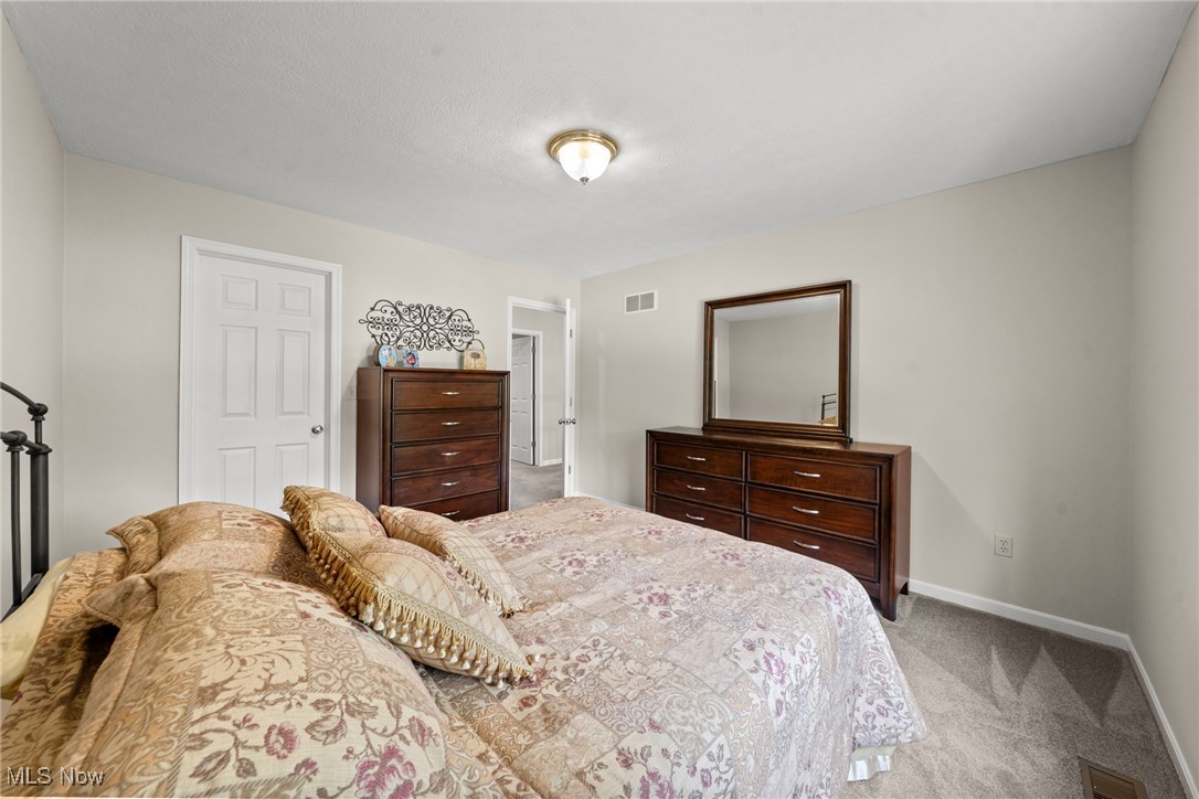 4803 Heights Drive, Stow, Ohio image 31