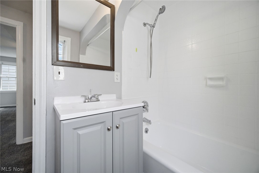 Heister Ctr Green Cos Ctr Gre - Residential