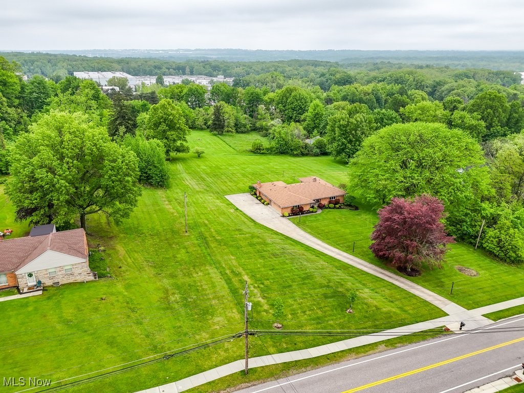 8009 Brookside Road, Independence, Ohio image 31