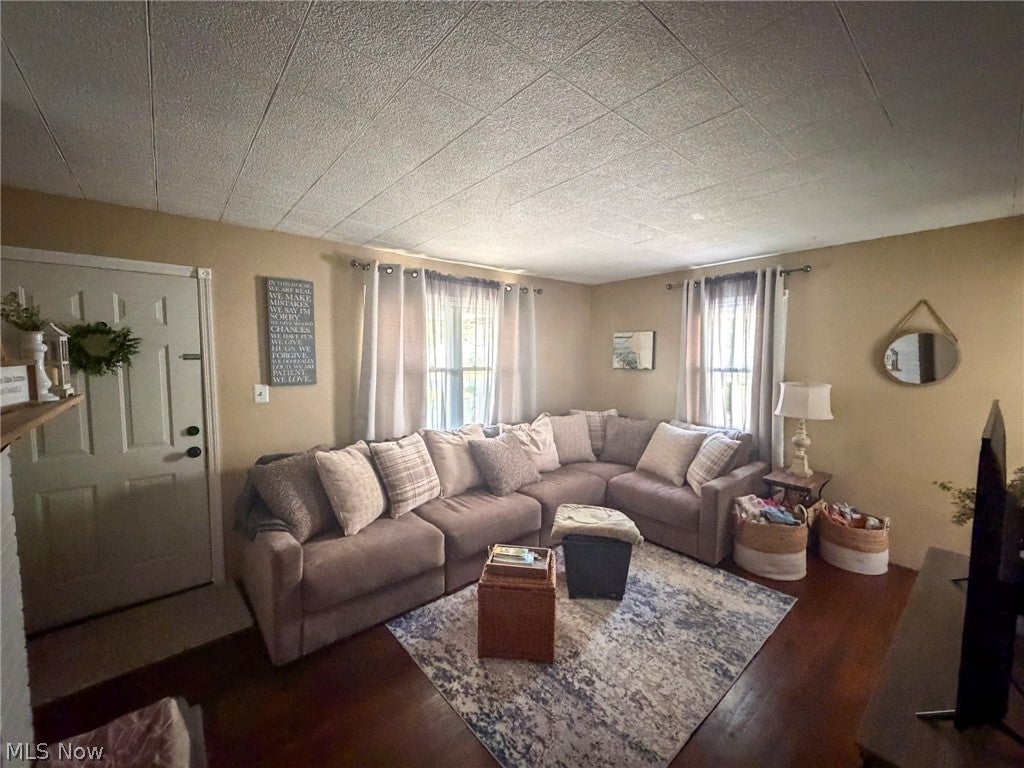 3931 Hopkins Road