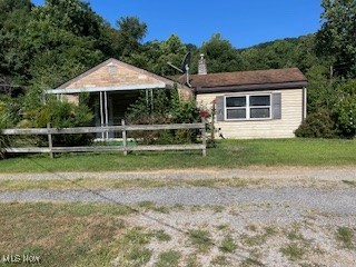 Estate sale! One story, 1 bedroom home on a dead end street in Pottery Addition. Lot with 2 sheds. Replacement windows. Immediate possession. 2nd bedroom was converted into the laundry room.