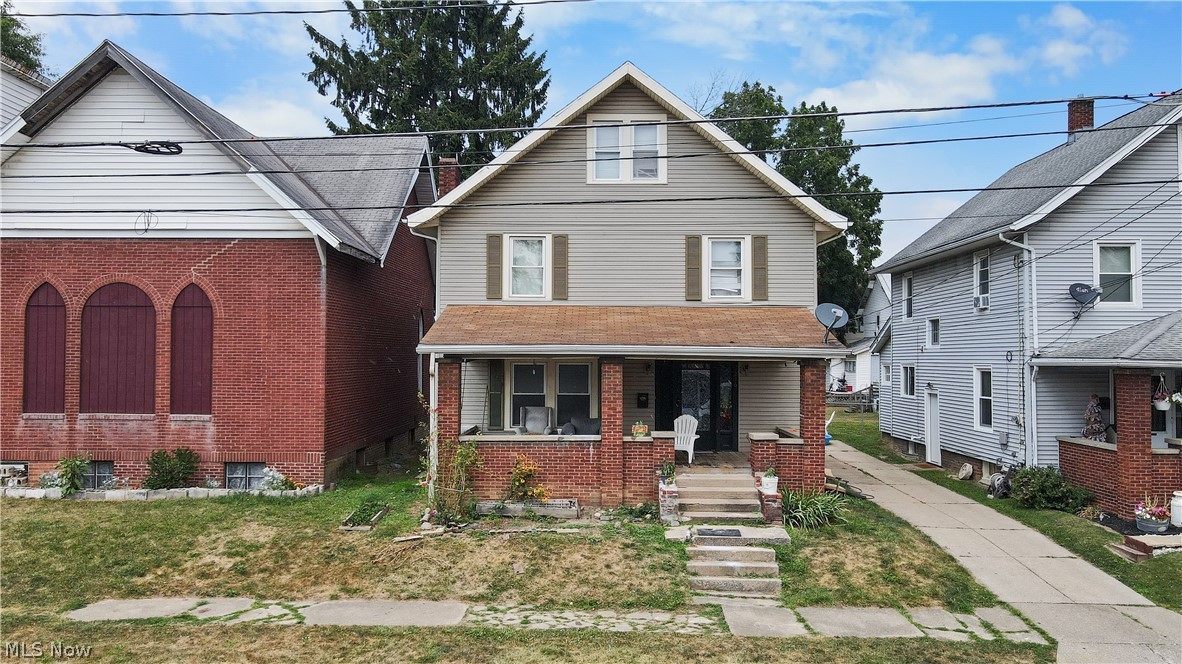 This 3-bedroom home in Ashland presents a fantastic opportunity for comfortable and affordable living. Tenant is month to month currently, make this an investment property or a home of your own. PLEASE ALLOW 48 HOURS for response to any offers