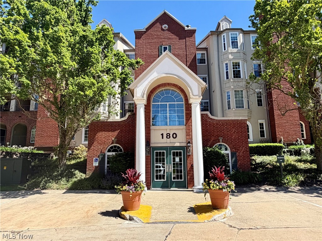 Fox Hollow at Woodhawk - Residential