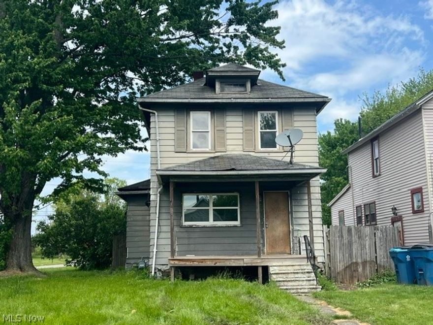 Attention investors! Come see this 3-bedroom, 1-bath home in Lorain, Ohio. Priced to move, this property offers a great opportunity to add to your rental portfolio or take on your next investment project. Don’t miss out—schedule your showing today!