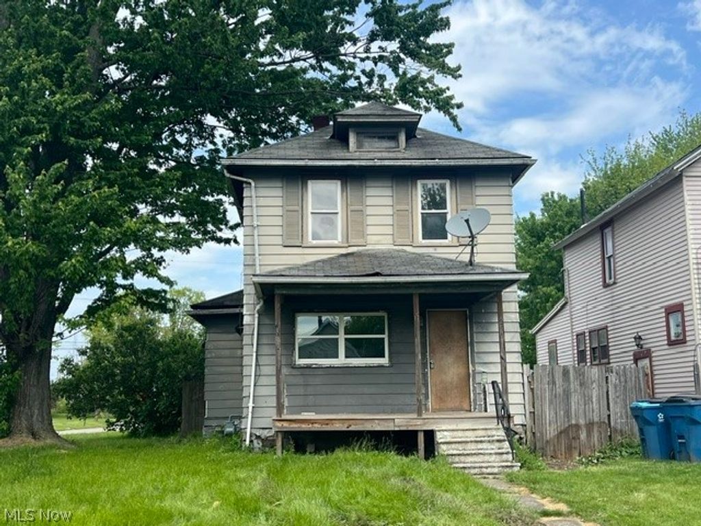 Photo of 2503 E 29th Street, Lorain, OH 44055 (MLS # 5208665)