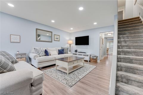 Tiny photo for 798 Pipes Court #1605, Northfield, OH 44067 (MLS # 5188115)