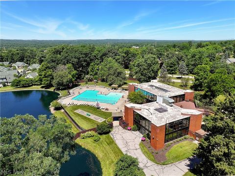 Tiny photo for 798 Pipes Court #1605, Northfield, OH 44067 (MLS # 5188115)