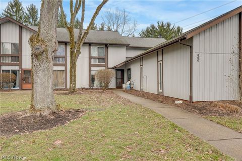 Tiny photo for 798 Pipes Court #1605, Northfield, OH 44067 (MLS # 5188115)