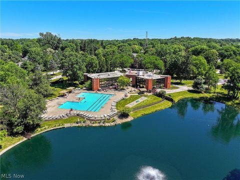 Tiny photo for 798 Pipes Court #1605, Northfield, OH 44067 (MLS # 5188115)