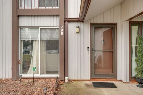 798 Pipes Court 1605 Northfield OH 44067