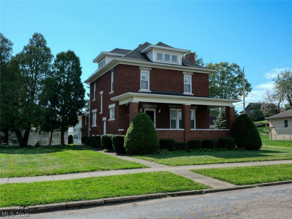 212 5th Street SW
