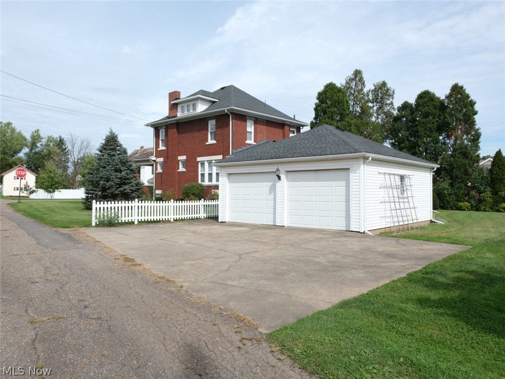 212 5th Street SW