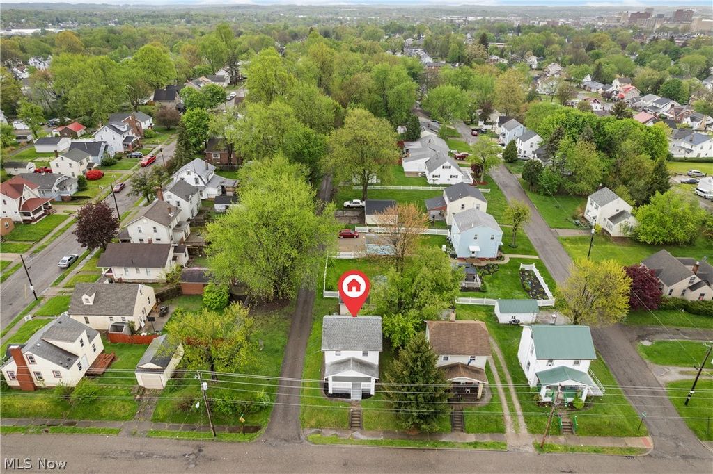 Photo of 1210 17th Street NE, Canton, OH 44705 (MLS # 5191002)