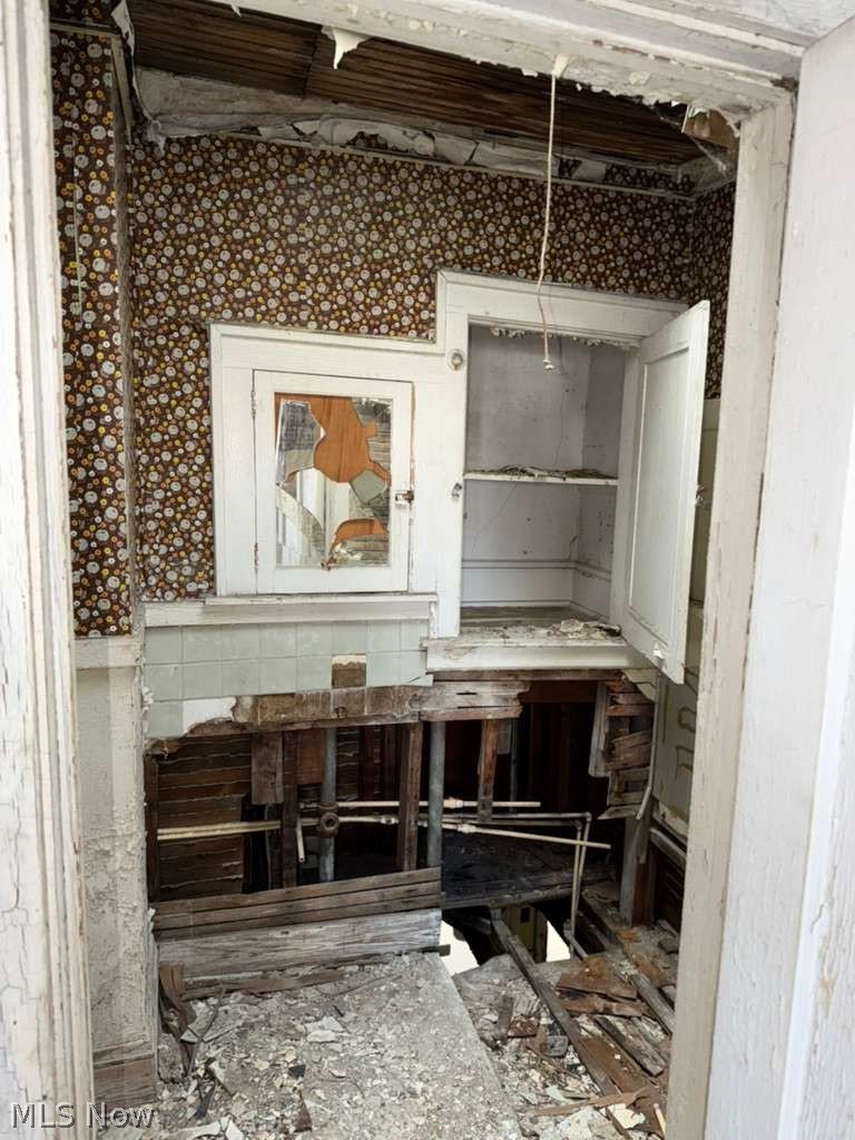 Stanley Heights - Commercial Sale