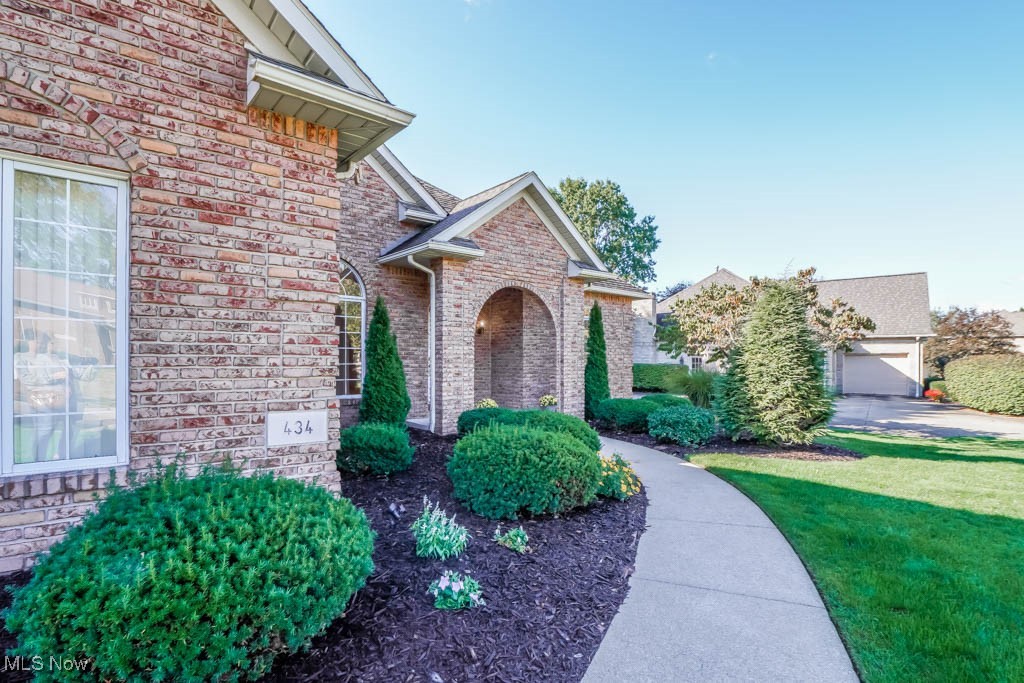 Bob-O-Link - Residential