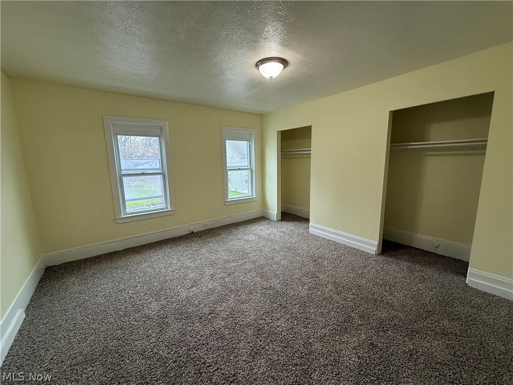 M & M Halles - Residential Income