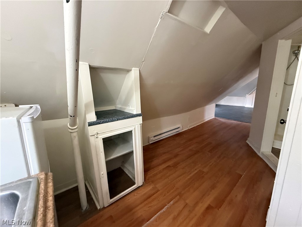 M & M Halles - Residential Income