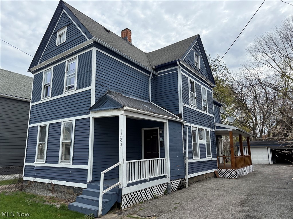 M & M Halles - Residential Income