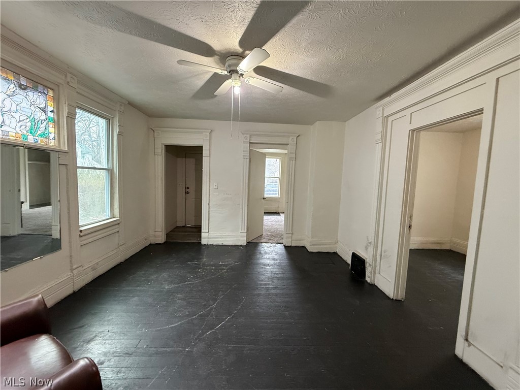 M & M Halles - Residential Income