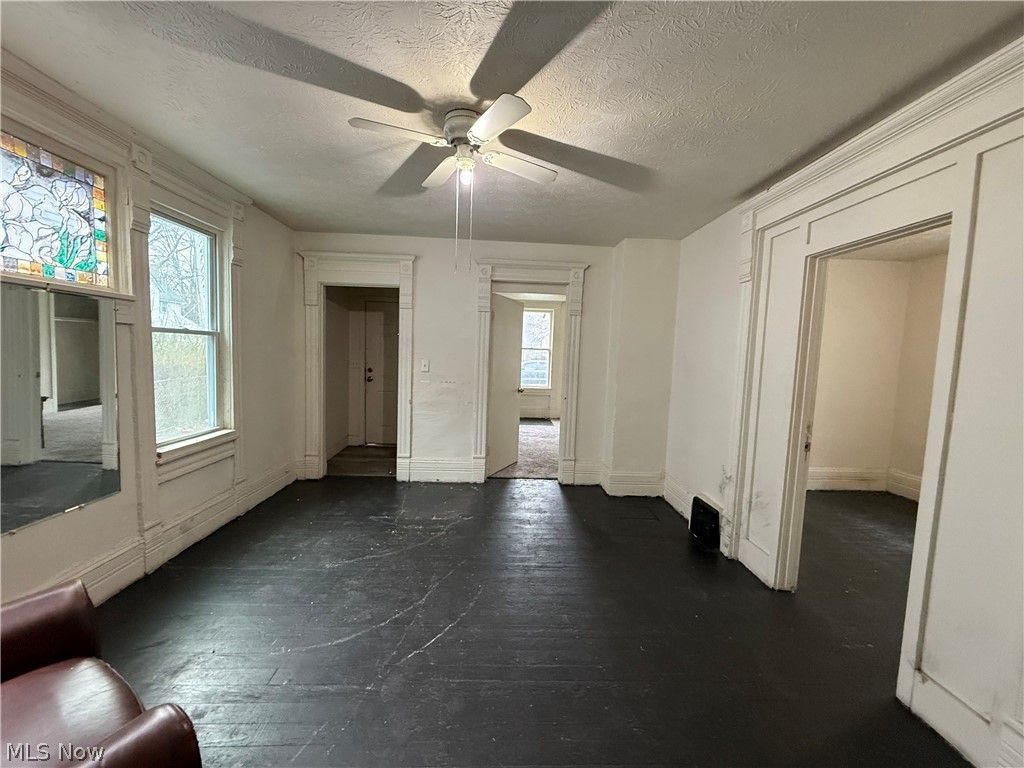 Photo of 1333 E 68th Street, Cleveland, OH 44103 (MLS # 5201937)