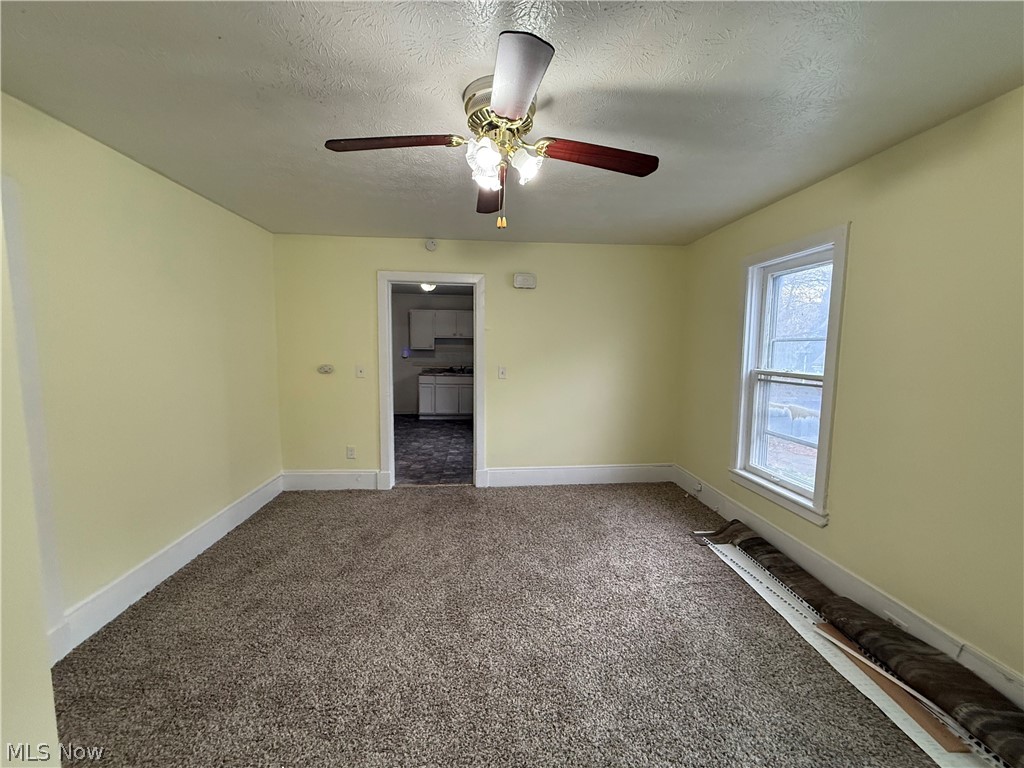 M & M Halles - Residential Income