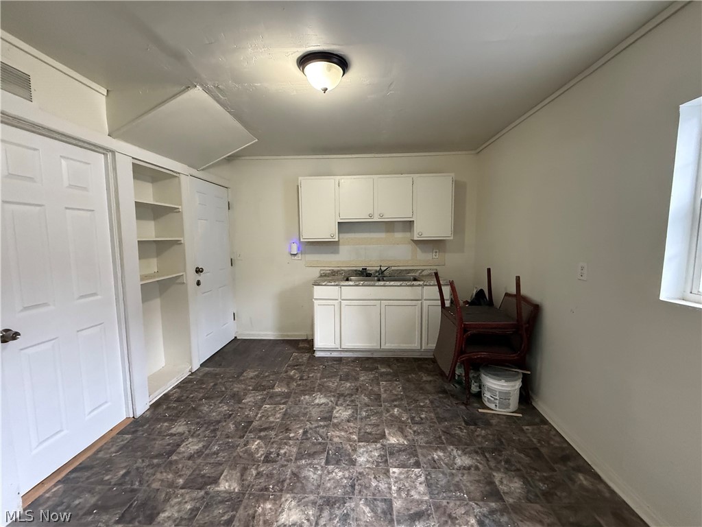 M & M Halles - Residential Income