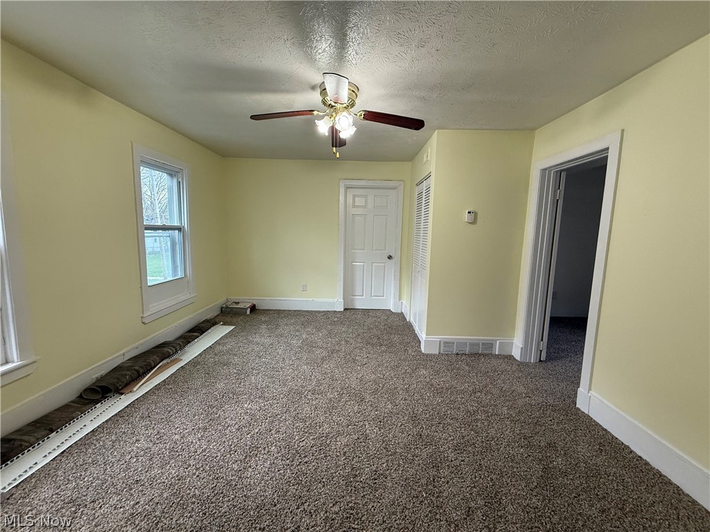 M & M Halles - Residential Income