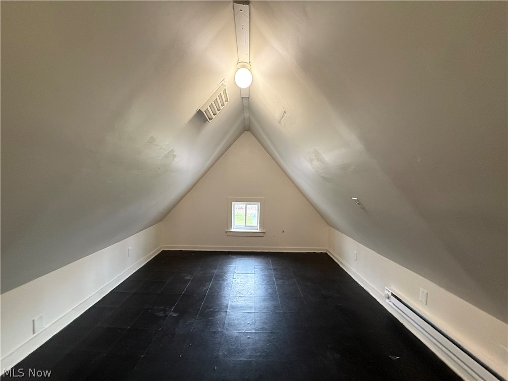 M & M Halles - Residential Income