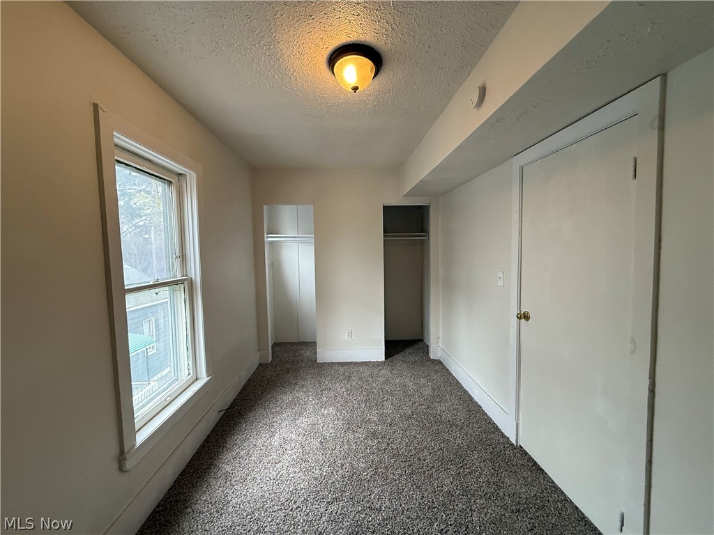 M & M Halles - Residential Income