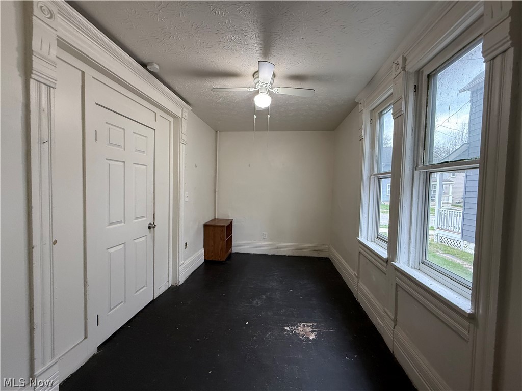 M & M Halles - Residential Income