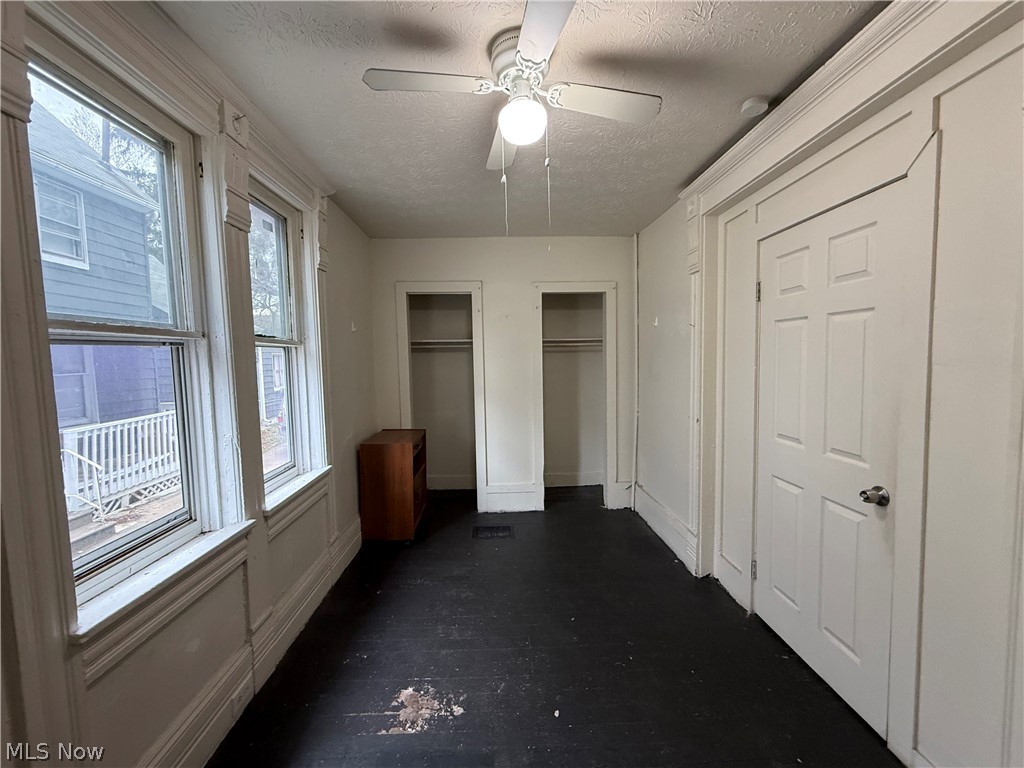 M & M Halles - Residential Income