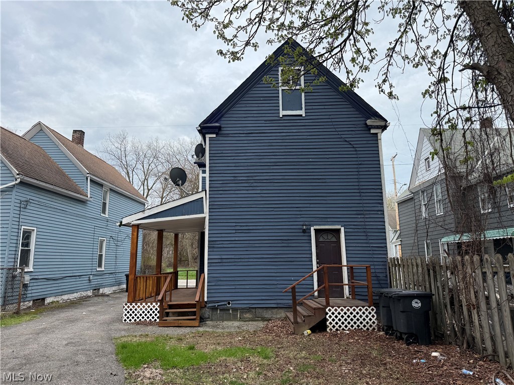 M & M Halles - Residential Income