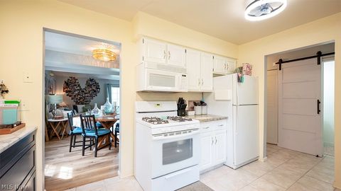 Tiny photo for 369 Quarry Lane #A, Warren, OH 44483 (MLS # 5202355)