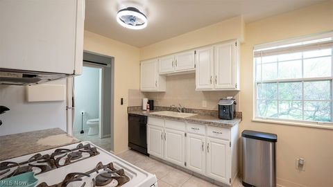 Tiny photo for 369 Quarry Lane #A, Warren, OH 44483 (MLS # 5202355)