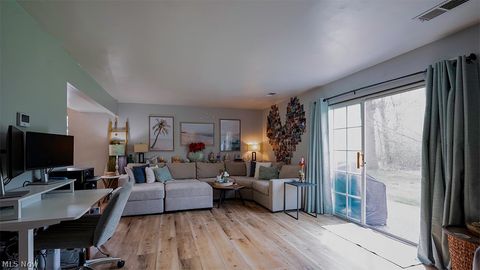 Tiny photo for 369 Quarry Lane #A, Warren, OH 44483 (MLS # 5202355)