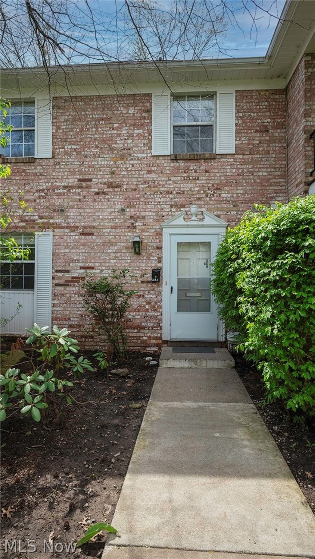 Photo of 369 Quarry Lane SW #a, Warren, OH 44483 (MLS # 5202355)