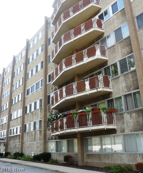 Emerald Towers Condo - Residential