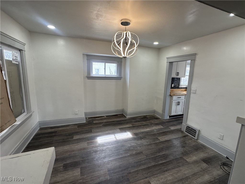 East Cleveland, Ohio 44112, United States, 3 Bedrooms Bedrooms, ,1 BathroomBathrooms,Residential,Pending,99835