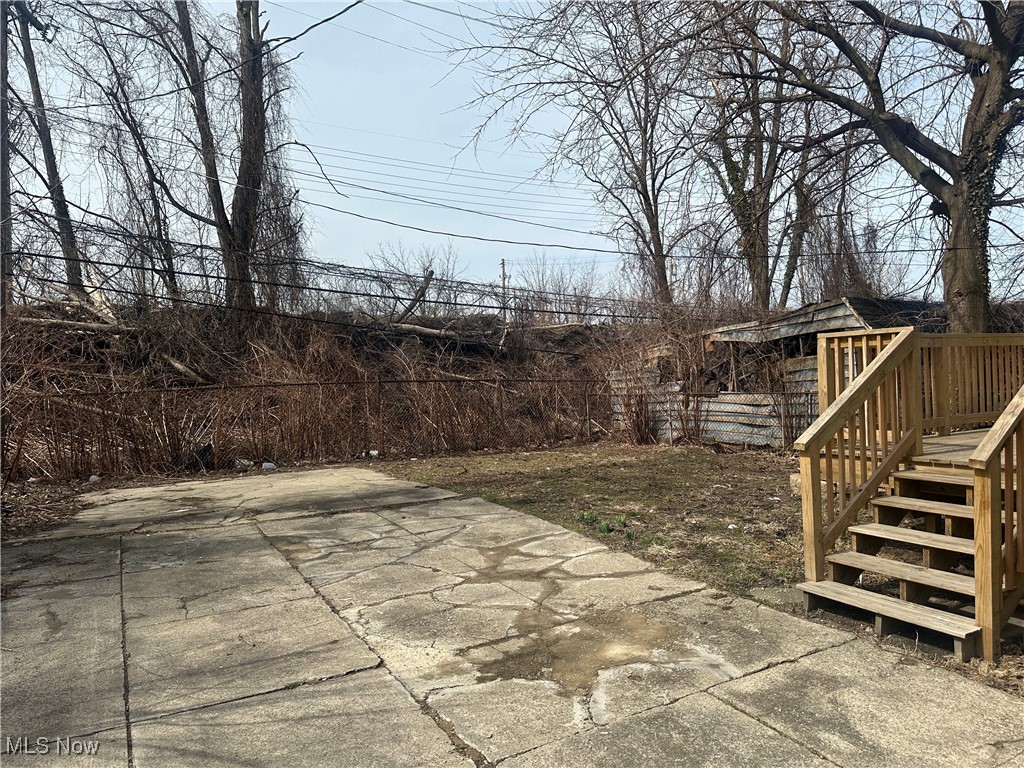 East Cleveland, Ohio 44112, United States, 3 Bedrooms Bedrooms, ,1 BathroomBathrooms,Residential,Pending,99835