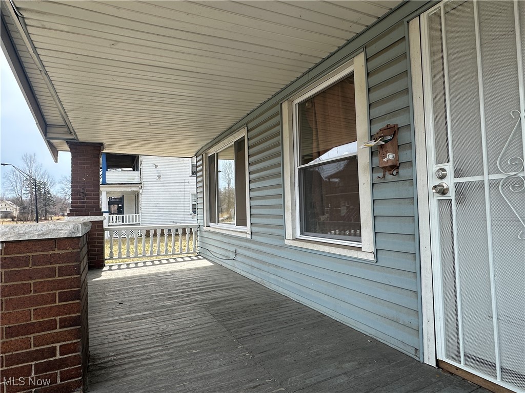 East Cleveland, Ohio 44112, United States, 3 Bedrooms Bedrooms, ,1 BathroomBathrooms,Residential,Pending,99835