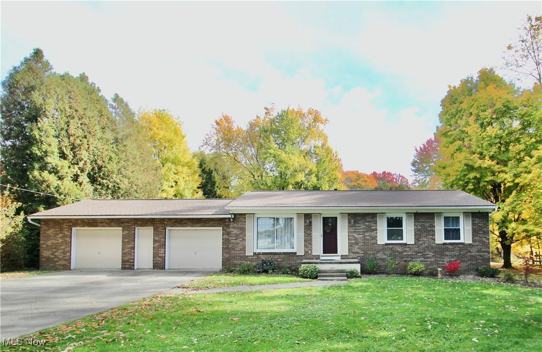 10037 Mount Eaton Road, Wadsworth, Ohio image 1