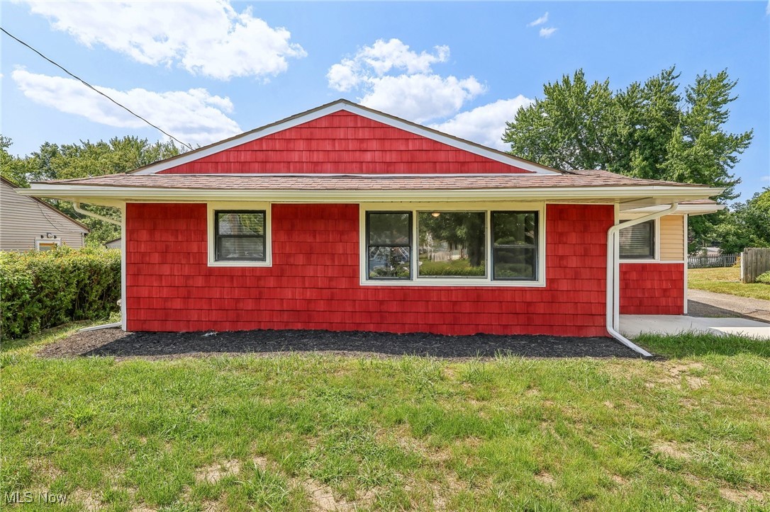 38 Rutledge Drive, Youngstown, Ohio image 1